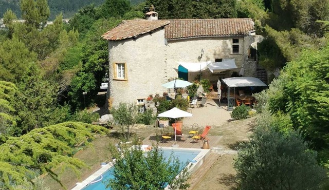 Beautiful atypical house in Drôme Provençale