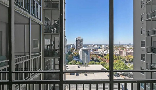 Beautiful ATL 1 Bedroom Condo awaiting your stay!