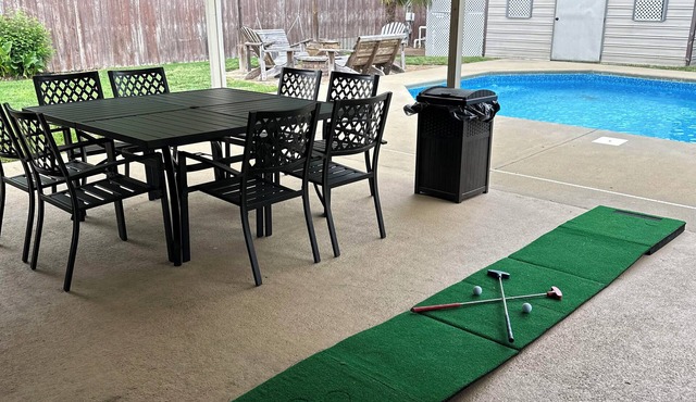 Beautiful backyard and cozy interior has everything you need and is pet friendly