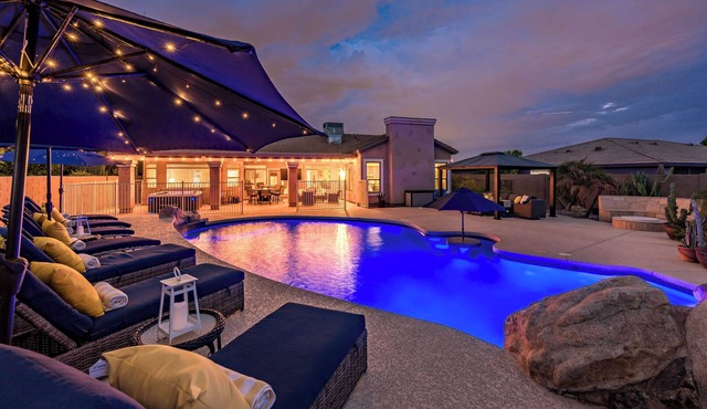 Beautiful backyard oasis w/free heated diving pool