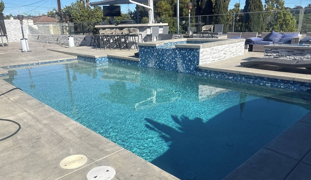 Beautiful backyard for any event, alot of space,luxury restroom.A pool, Jacuzzi.