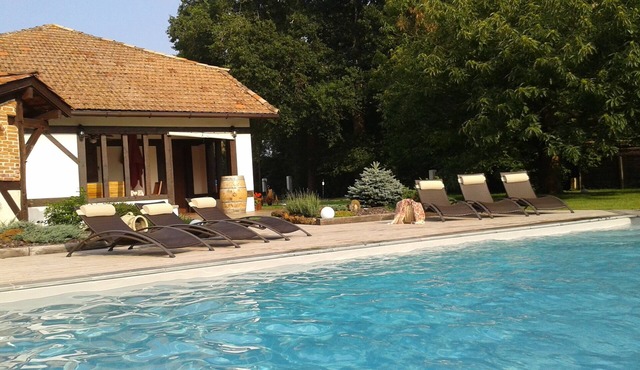 Beautiful Barn ALL COMFORT - PRIVATE swimming pool, not overlooked - IN QUIET AREA