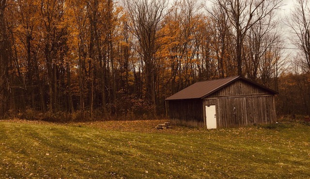 Beautiful barn retreat in tranquil Wolcott for a peaceful stay
