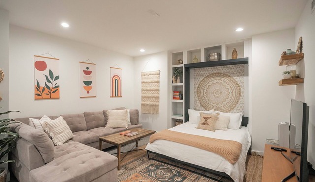 Beautiful Basement Home Downtown Nashville area