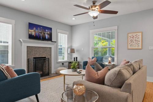 Beautiful Bay to Bay Sanctuary Charming South Tampa Craftsman Home Near Bayshore