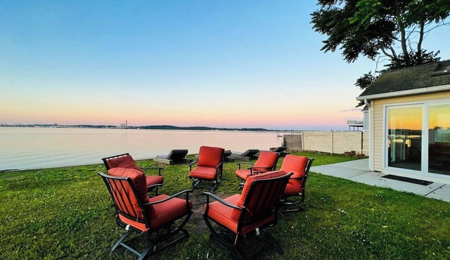 Beautiful Bayfront Home Heated Pool & Jacuzzi