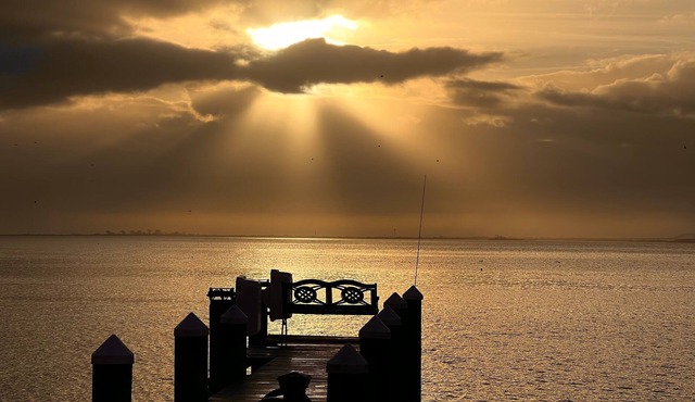 BEAUTIFUL BAYFRONT SUITE OVERLOOKING THE GREAT SOUTH BAY!!!