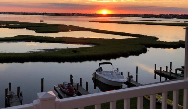 Beautiful Bayside Townhome in Fenwick Landing- long weekends avail- LINENS INCL