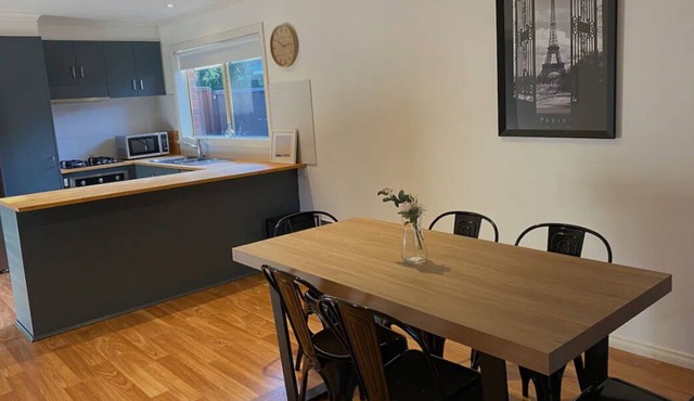 Beautiful Bayswater Location 3BR Home by Dandenong Creek