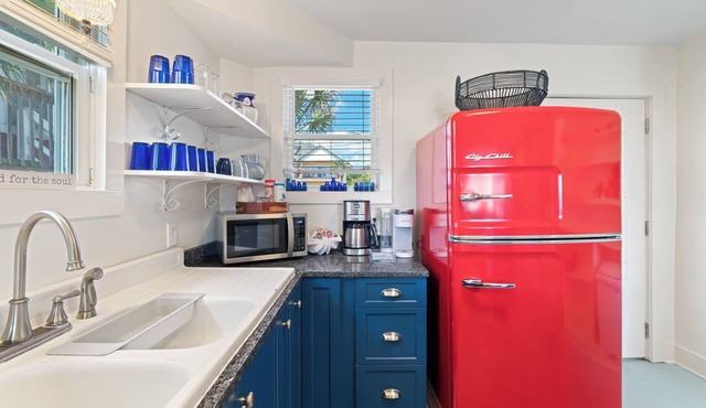 Beautiful Beach Views I Private Beach Access I Outdoor Kitchen I Warm and Inviting Spaces