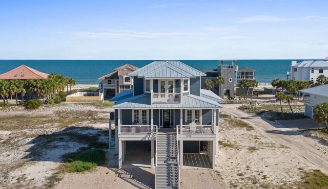 Beautiful Beach Views, Private Pool, Pet Friendly, East End