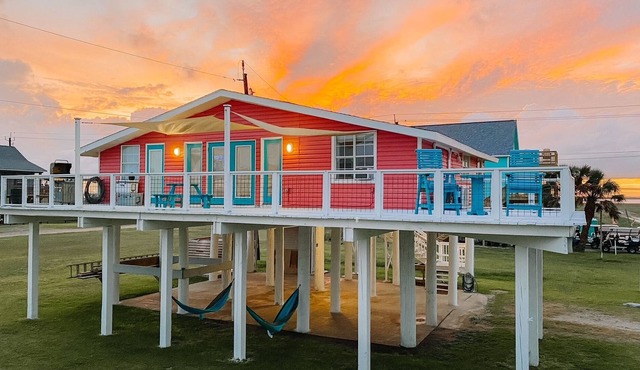 Beautiful Beach & Bay Views! Steps away from the beach!