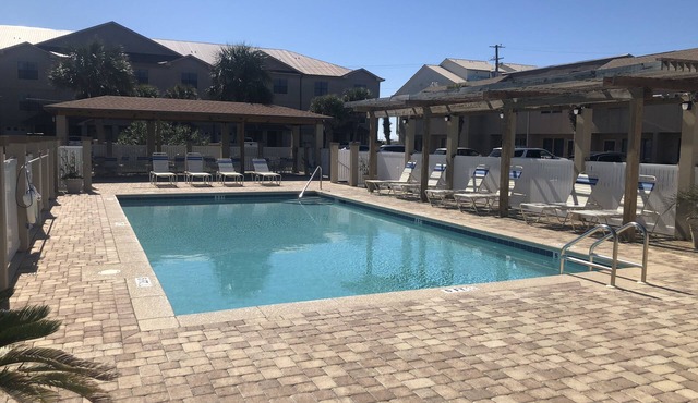 *Beautiful Beach Getaway* 2 Bedroom/2.5 Bathroom Gulf Side Townhouse