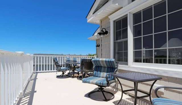 Beautiful Beach House!