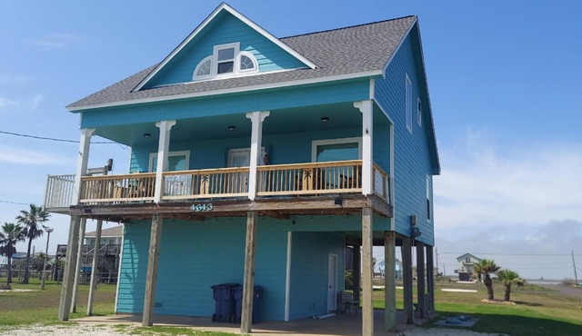 Beautiful beach house on the Bay