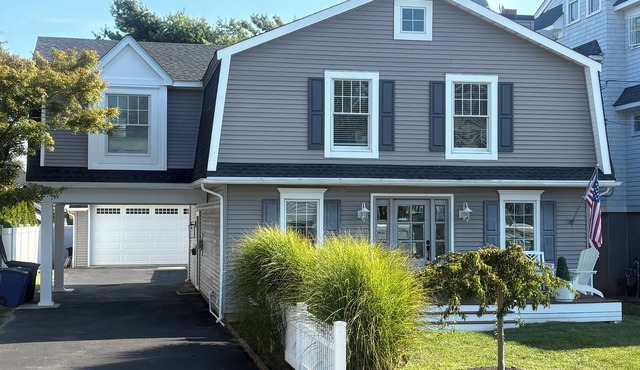 Beautiful Beach House with Lots of Extras