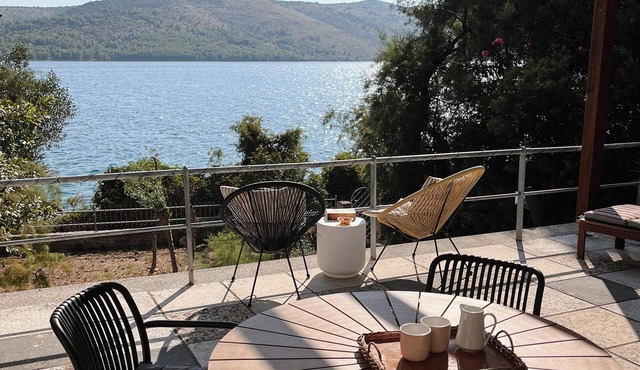 Beautiful beach house - your dream vacation right by the sea!