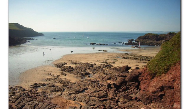 Beautiful Beach Style Cabin Near Bantham Beach, Devon, with Wi-Fi
