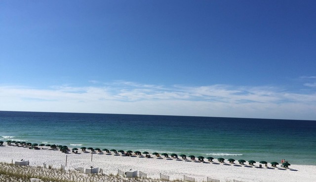 Beautiful Beach Front Condo, Double Balcony, End Unit #403