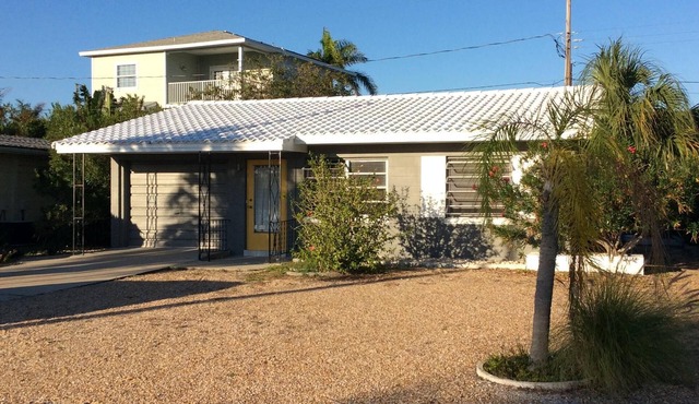 Beautiful Beach Cottage In Treasure Island