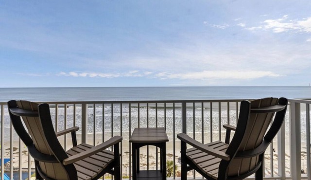 Beautiful Beachfront Resort Condo