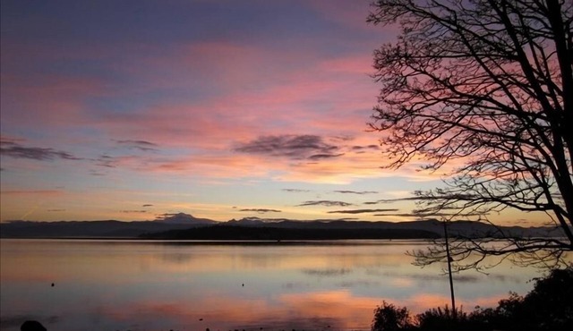Beautiful Beachfront Home with Panoramic Views of Puget Sound