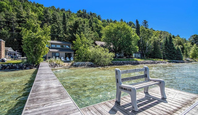 Beautiful Beachfront Home and Sauna on Crystal Lake