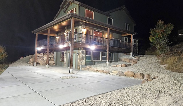 Beautiful Bear Lake Family Retreat