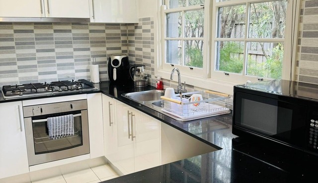 Beautiful bedroom available in a shared house