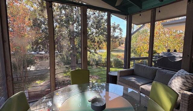 Beautiful Belhaven views in 3-bedroom house perfect for relaxing stay in Jackson