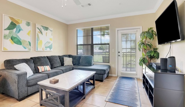 Beautiful Bella Piazza 3Bed w/pool and arcade