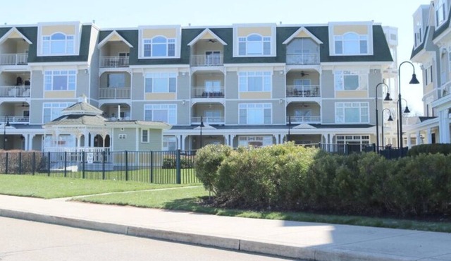 Beautiful Bemus Bay condominium with Chautauqua Lake access and views