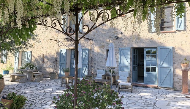 Beautiful Bergerie with an extraordinary view