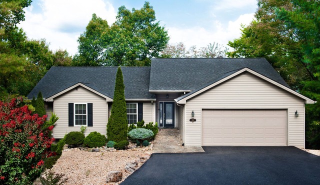 Beautiful Big Resort Home,Views, Pool table, Ping Pong, Air Hockey, Foosball