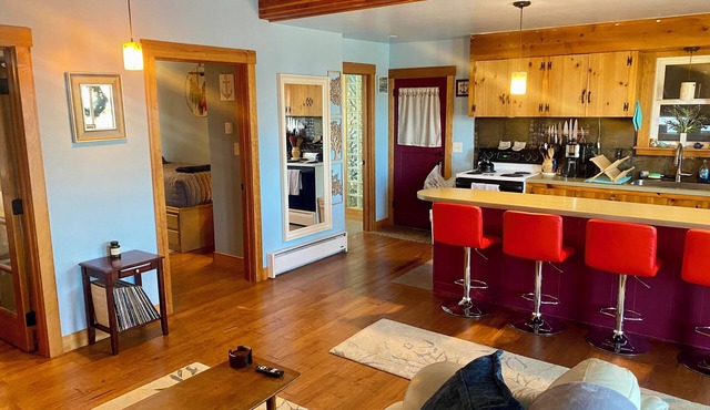 Beautiful Birch Bay Retreat