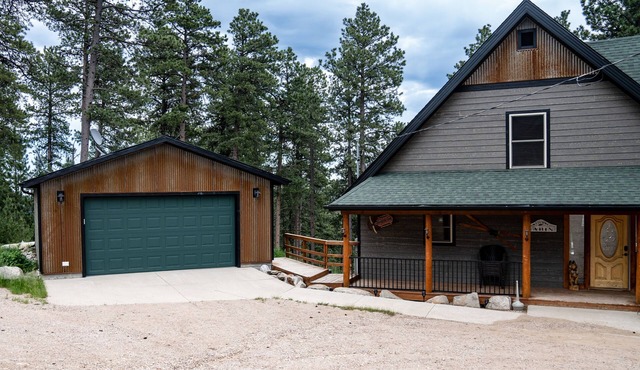 Beautiful Black Hills Cabin near Deadwood/Lead