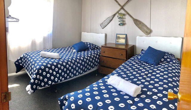 Beautiful Blue Jay Lake front Cottage