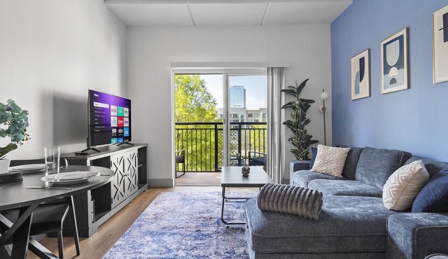 Beautiful Blue | Spacious, Free Parking, View, Gym