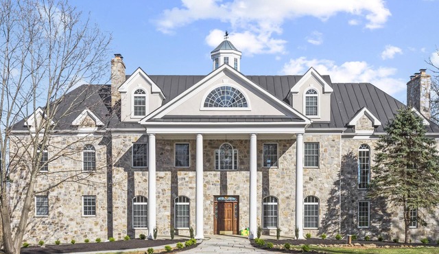 Beautiful Bluemont Estate