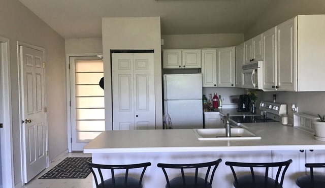 Beautiful bluff top condo overlooking Coffee Mill Ski and Mississippi river.