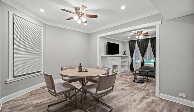 Beautiful Bollywood 3 Bed Gem near Loyola University/Rogers Park/Lake Michigan