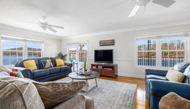 Beautiful Boone Lake Views for 8
