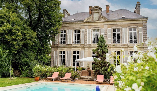 Beautiful bourgeois house sleeping 15 near Noirmoutier