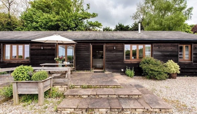 Beautiful Box Hill Lodge