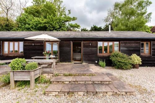 Beautiful Box Hill Lodge