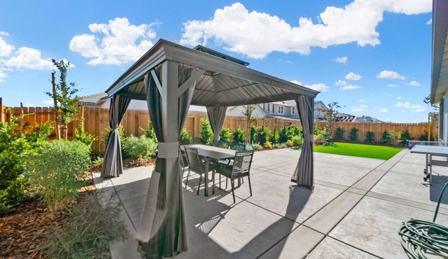 Beautiful brand new house professionally decorated