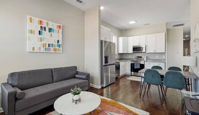 Beautiful Brand New 3br in Mid City