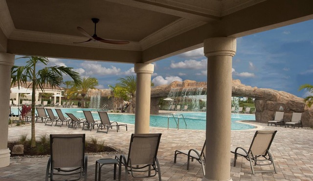 Beautiful brand new 1st Floor 2/bed, 2/bath with golf & lake view