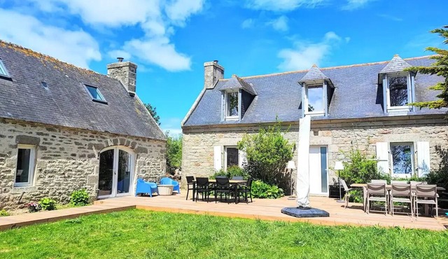 Beautiful Breton Cottage 5 mins from beach