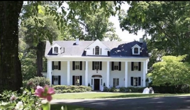 Beautiful Bridal Suite in Manor on Five Acres Room A